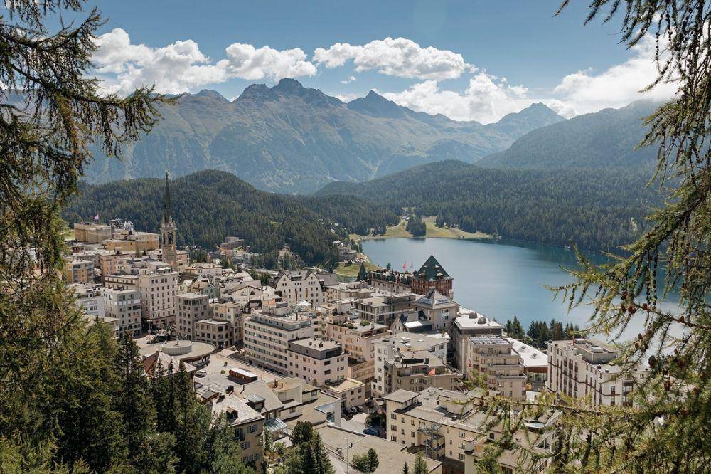 Potret St. Moritz (twitter.com/stmoritz_ch)