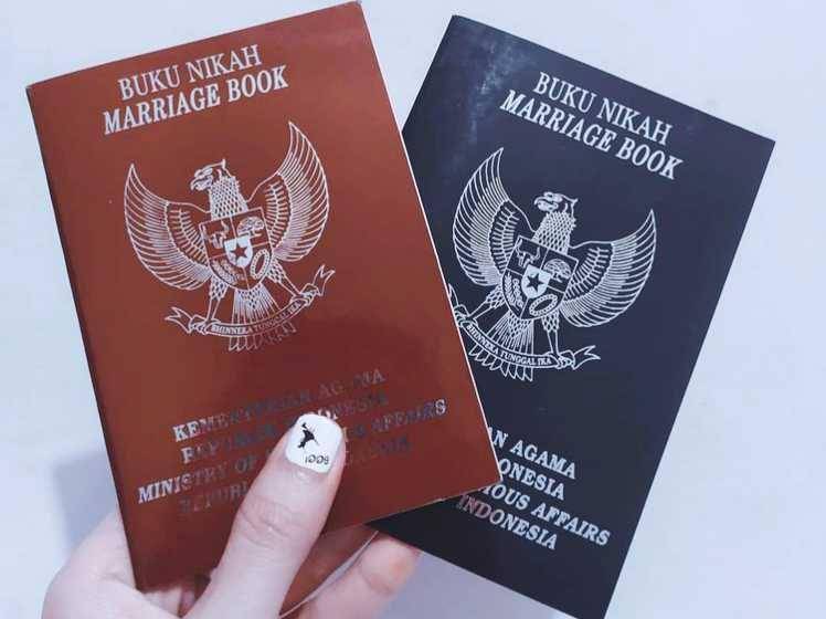 Buku nikah (instagram.com/allfidc)