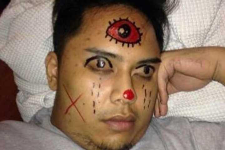 9 Potret Wajah Dicoret-coret Teman Ini Bikin Kapok Tidur Duluan