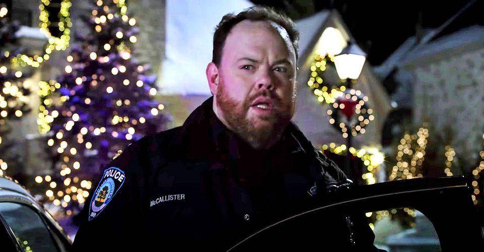 Devin Ratray sebagai Buzz McCallister dalam film Home Sweet Home Alone, 2021 (Tangkapan layar. youtube.com/20th Century Studios)
