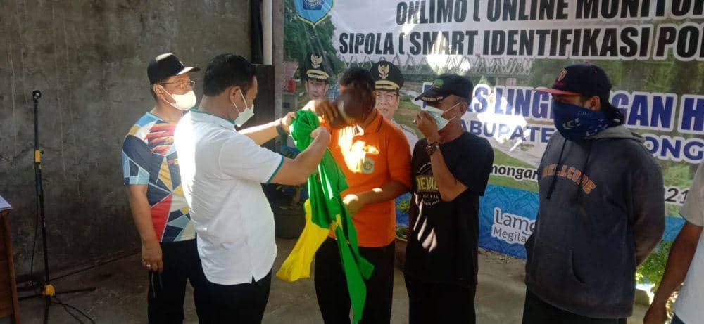 Bupati Lamongan Yuhronur Efendi saat melaunching aplikasi Onlimo di Kantor DLH Lamongan. IDN Times/Imron