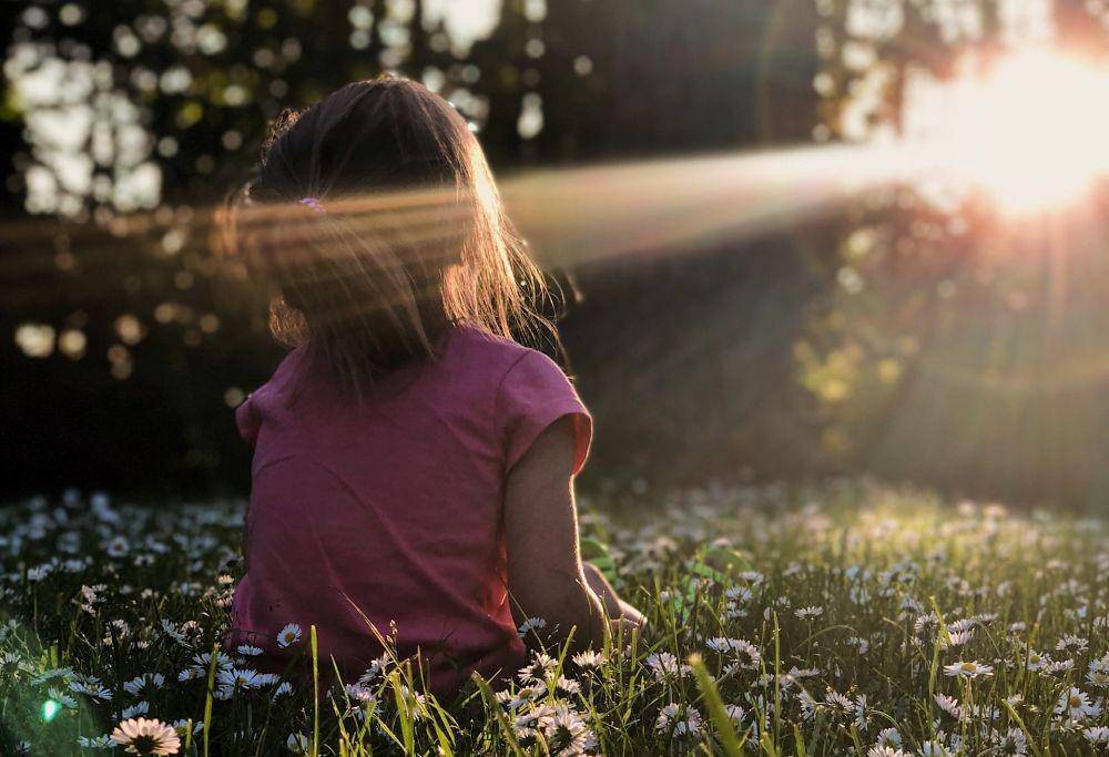 ilustrasi anak dengan rabdomiosarkoma (unsplash.com/Melissa Askew)