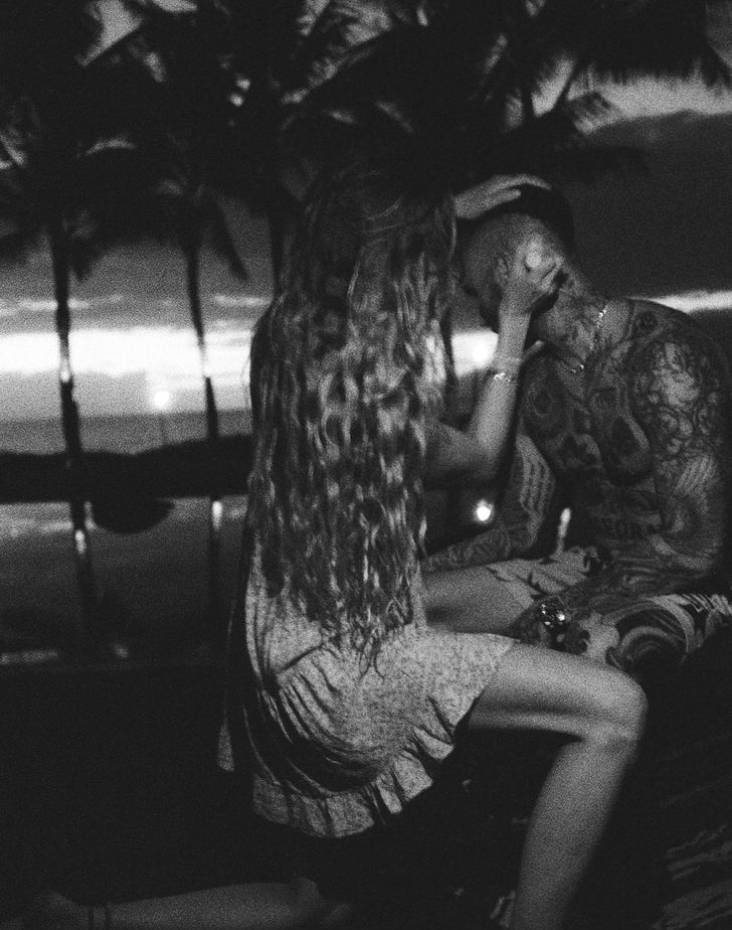 Adam Levine dan Behati Prinsloo (instagram.com/behatiprinsloo)