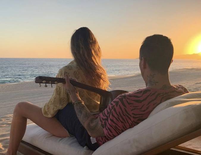 Adam Levine dan Behati Prinsloo (instagram.com/behatiprinsloo)