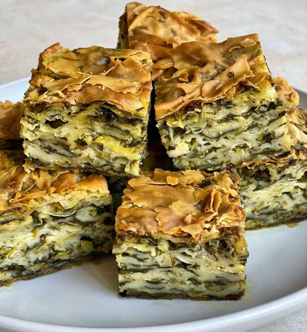 spanakopita (instagram.com/thecheesygreek)