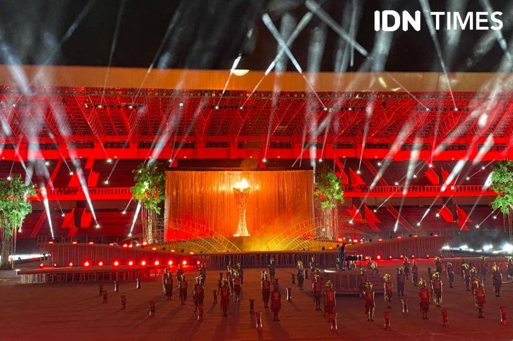 Kemeriahan upacara penutupan PON XX Papua 2021 di Stadion Lukas Enembe, Kabupaten Jayapura pada Jumat (15/10/2021). (IDN Times/Ilyas Mujib).