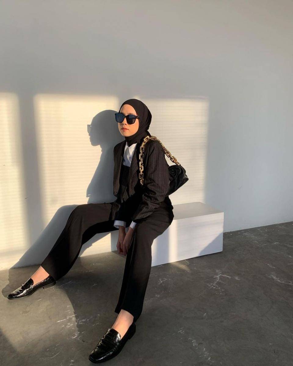OOTD Serba Hitam (instagram.com/ameliaelle)