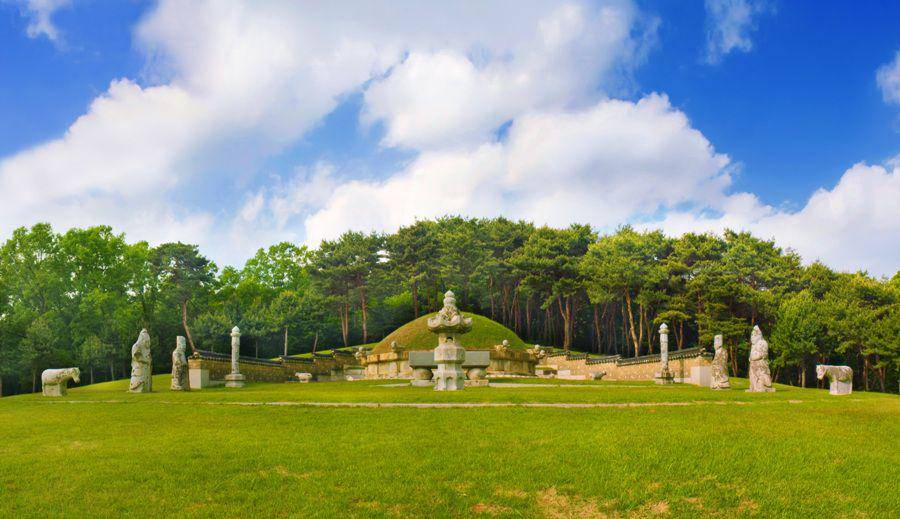 potret makam Pangeran Sa Do (cha.go.kr)
