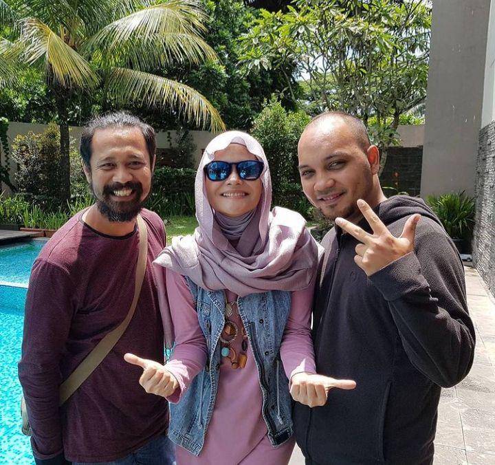 Terry dan keluarga (instagram.com/missterryous_shahab)