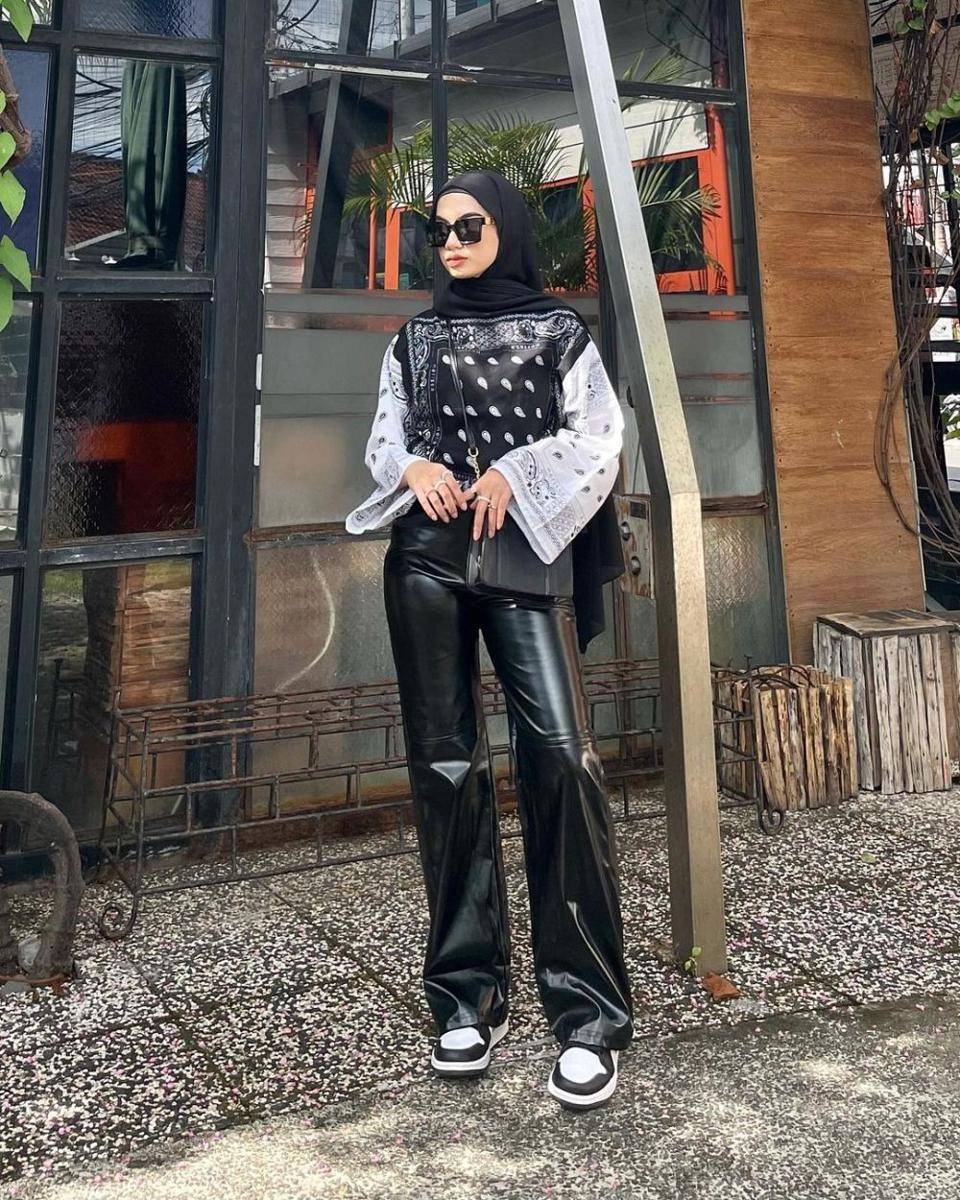 OOTD Serba Hitam (instagram.com/adiva.selsa)