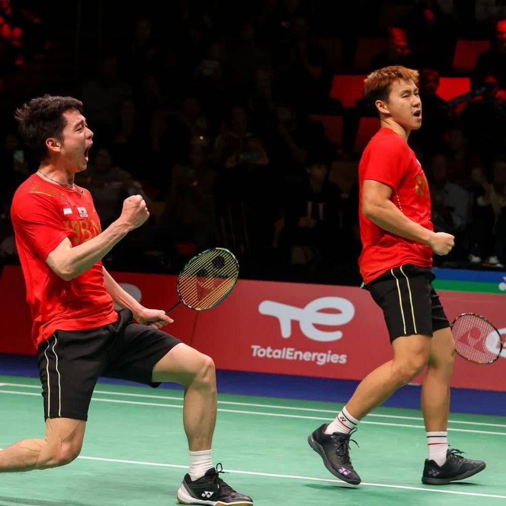 Ganda putra Indonesia, Marcus Fernaldi Gideon/Kevin Sanjaya Sukamuljo, kala tampil di Thomas Cup 2020. (instagram.com/bwf.official)