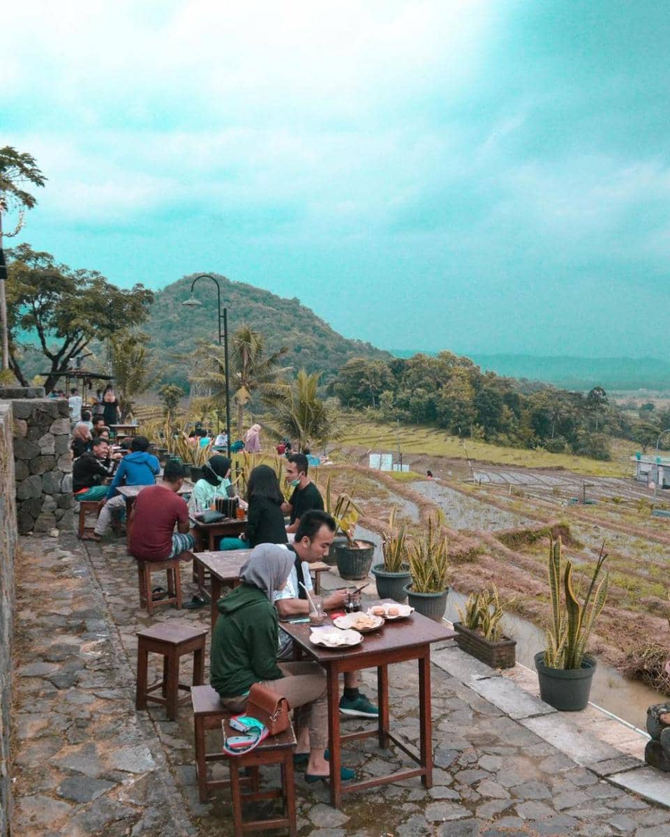 6 Tempat Ngopi Cantik di Jogja dengan Nuansa Alam yang Menenangkan