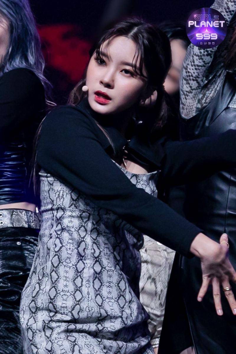 Kim Da Yeon (twitter.com/_girlsplanet999)