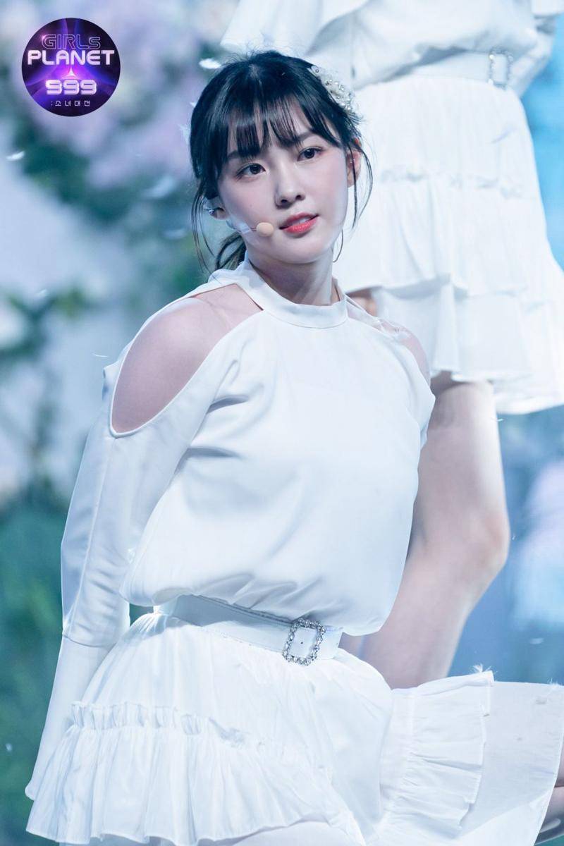 Kim Chae Hyun (twitter.com/_girlsplanet999)