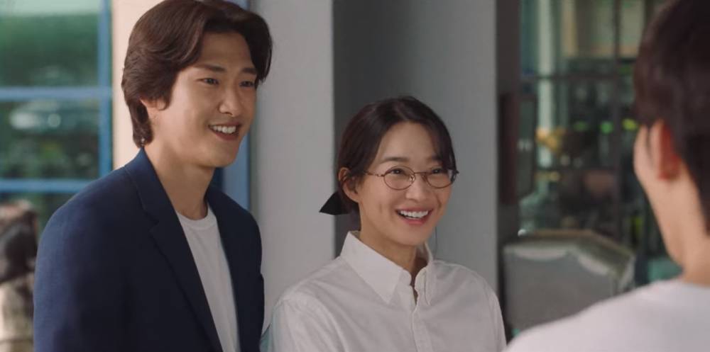 Kim Jin Yeop dan Shin Min Ah di Hometown Cha-Cha-Cha (dok. Netflix/Hometown Cha-Cha-Cha)