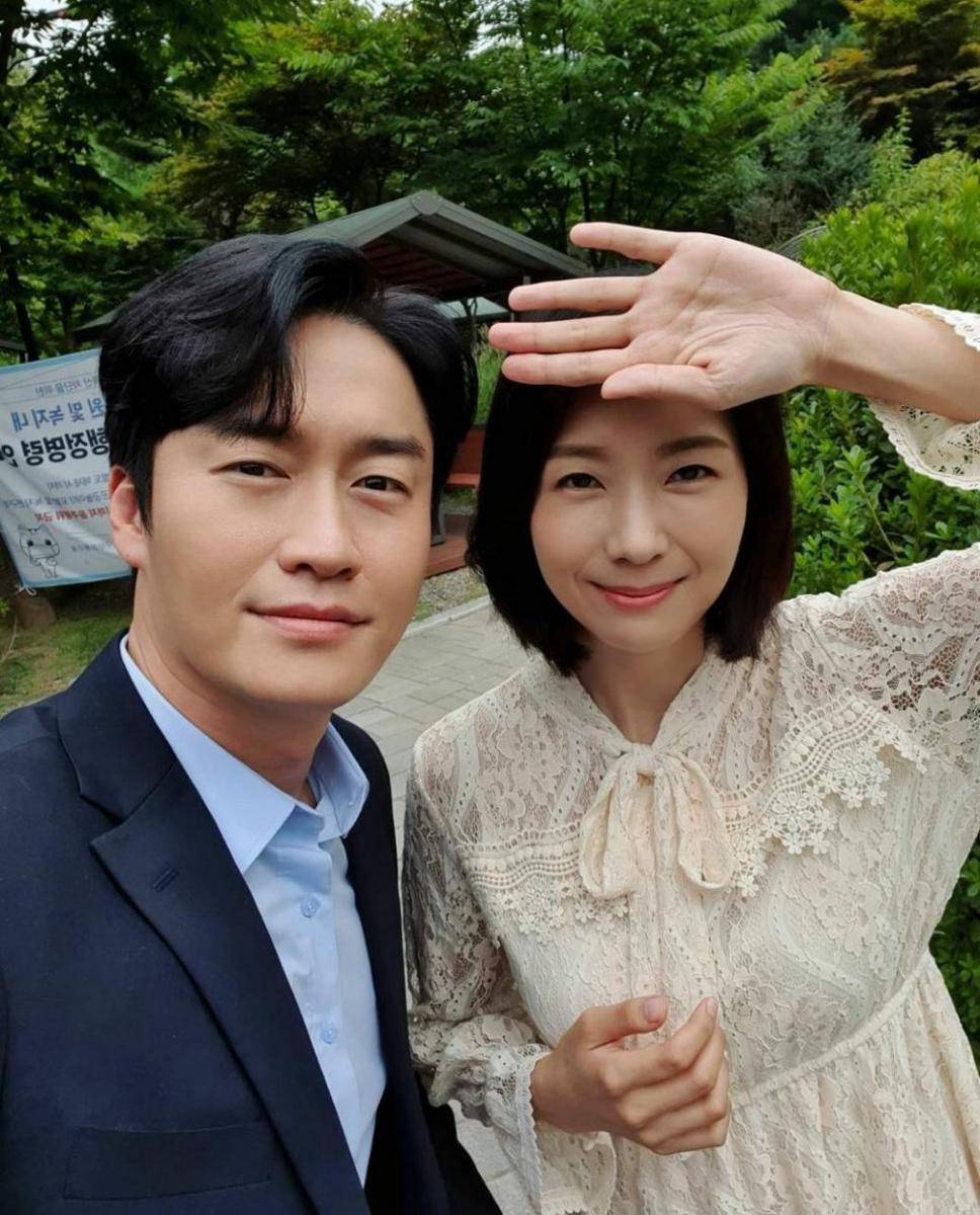 Oh Eui Shik dan Kim Ji Hyun (instagram.com/oh_euisik)