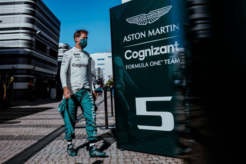 Pembalap Aston Martin Sebastian Vettel (twitter.com/AstonMartinF1)