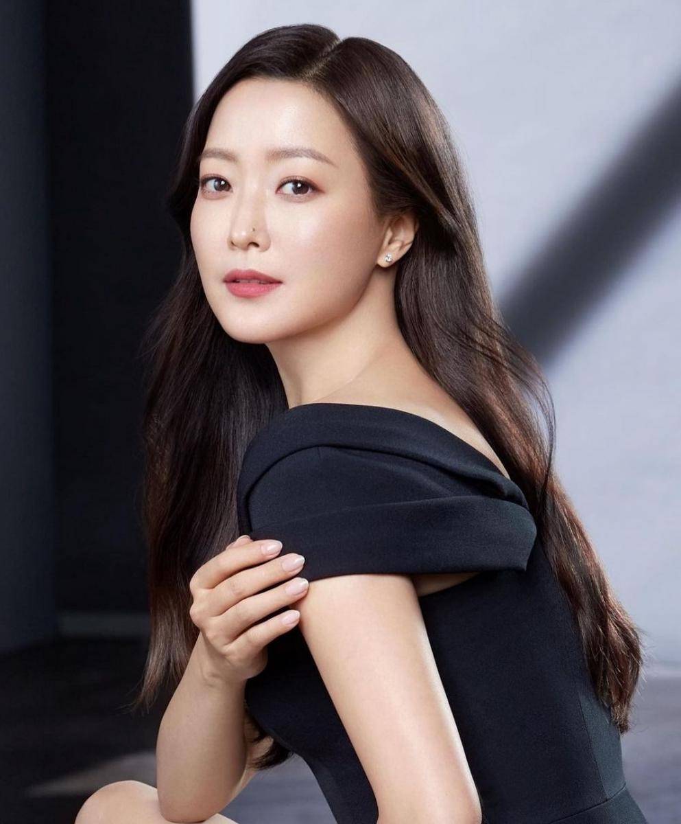 Kim Hee Seon (instagram.com/lovely.katie.k)