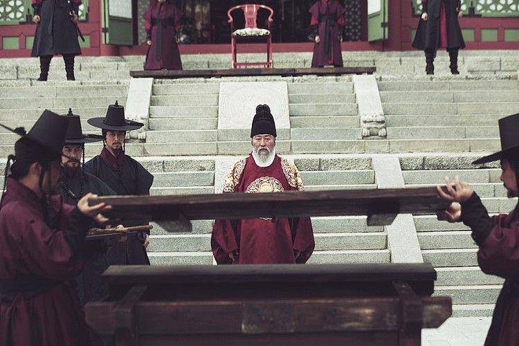cuplikan film The Throne (syj.middcreate.net)