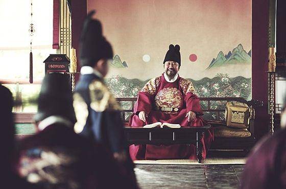 cuplikan film The Throne (syj.middcreate.net)