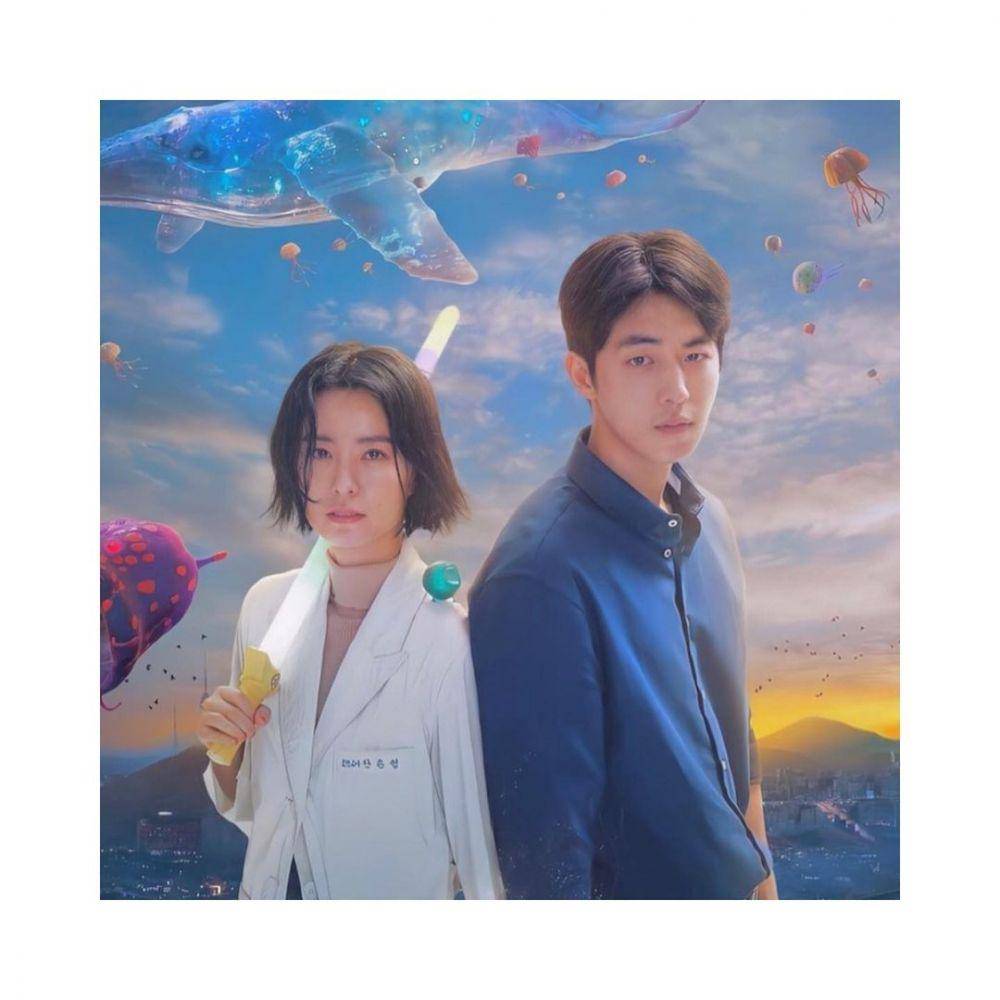 Jung Yu Mi dan Nam Joo Hyuk di The School Nurse Files (dok. Netflix/The School Nurse Files)
