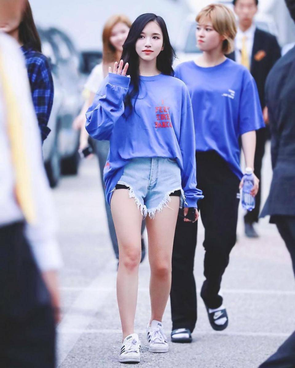 Short pants Mina Twice (instagram.com/twicemina)