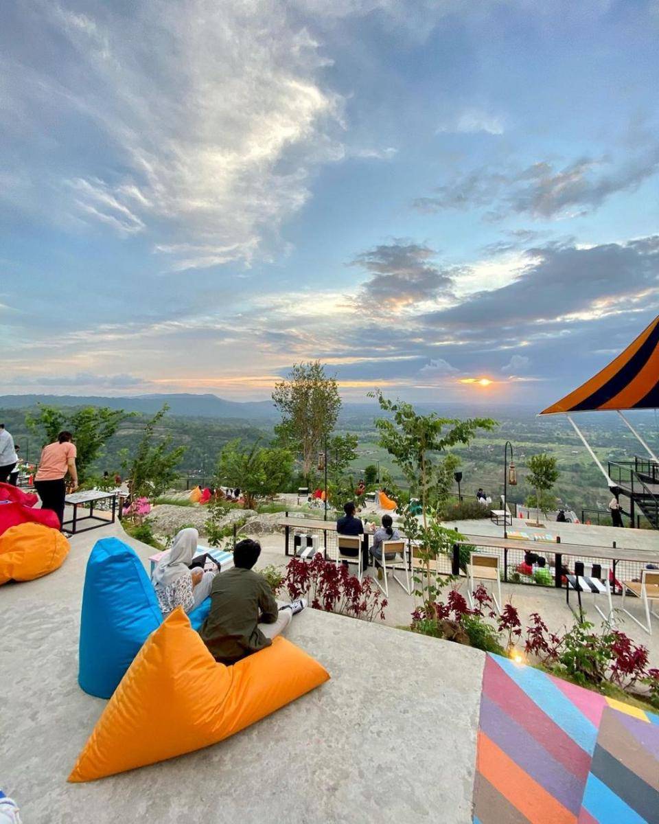 Obelix Hills (instagram.com/jogja24jam)