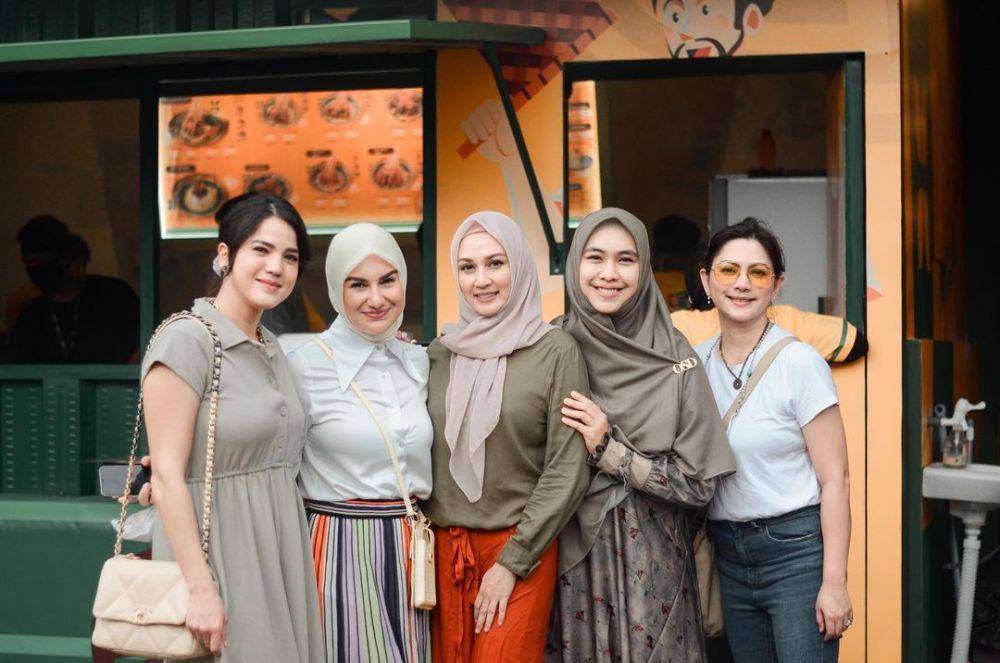 grand opening Harum Maranggi (instagram.com/_irishbella_)
