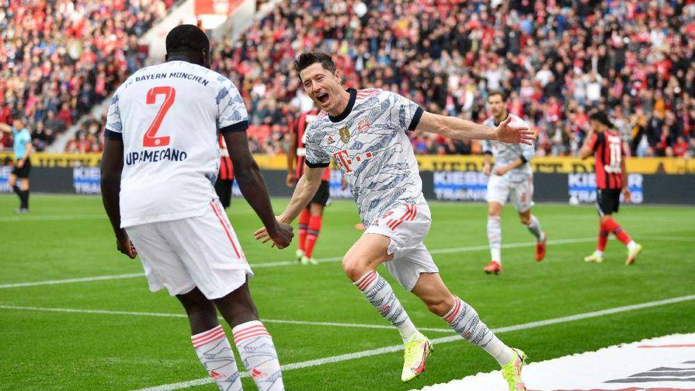potret selebrasi  gol Robert Lewandowski (fcbayern.com)