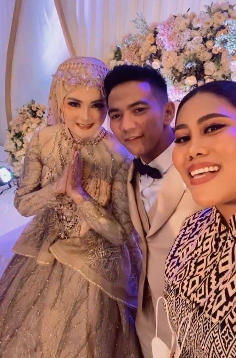 tamu di pernikahan Ridho DA (Instagram.com/evi_masamba_real)