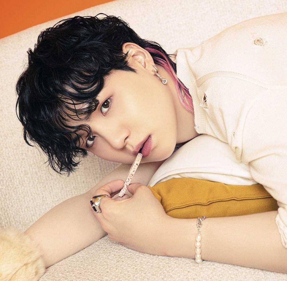 SUGA BTS (instagram.com/bts.bighitofficial)