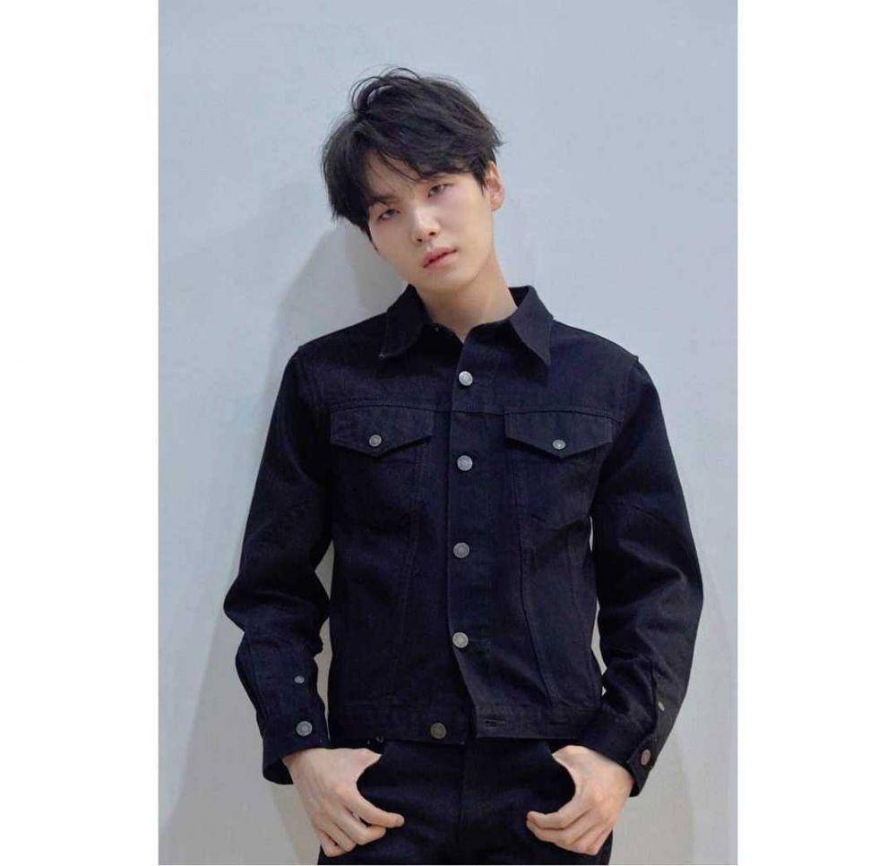 SUGA BTS (instagram.com/bts.bighitofficial)