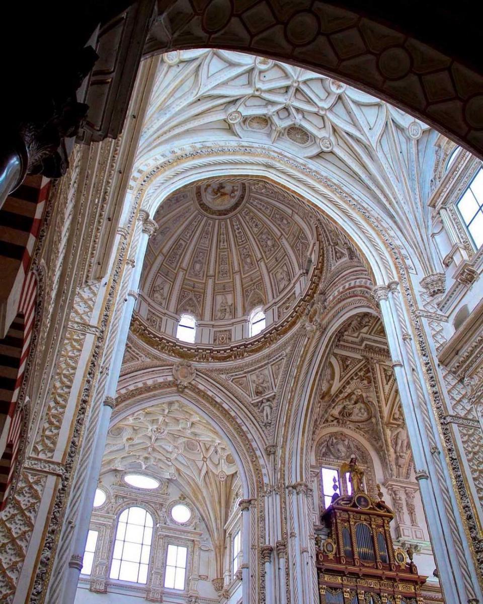 Masjid-Katedral Kordoba (instagram.com/fzip_)