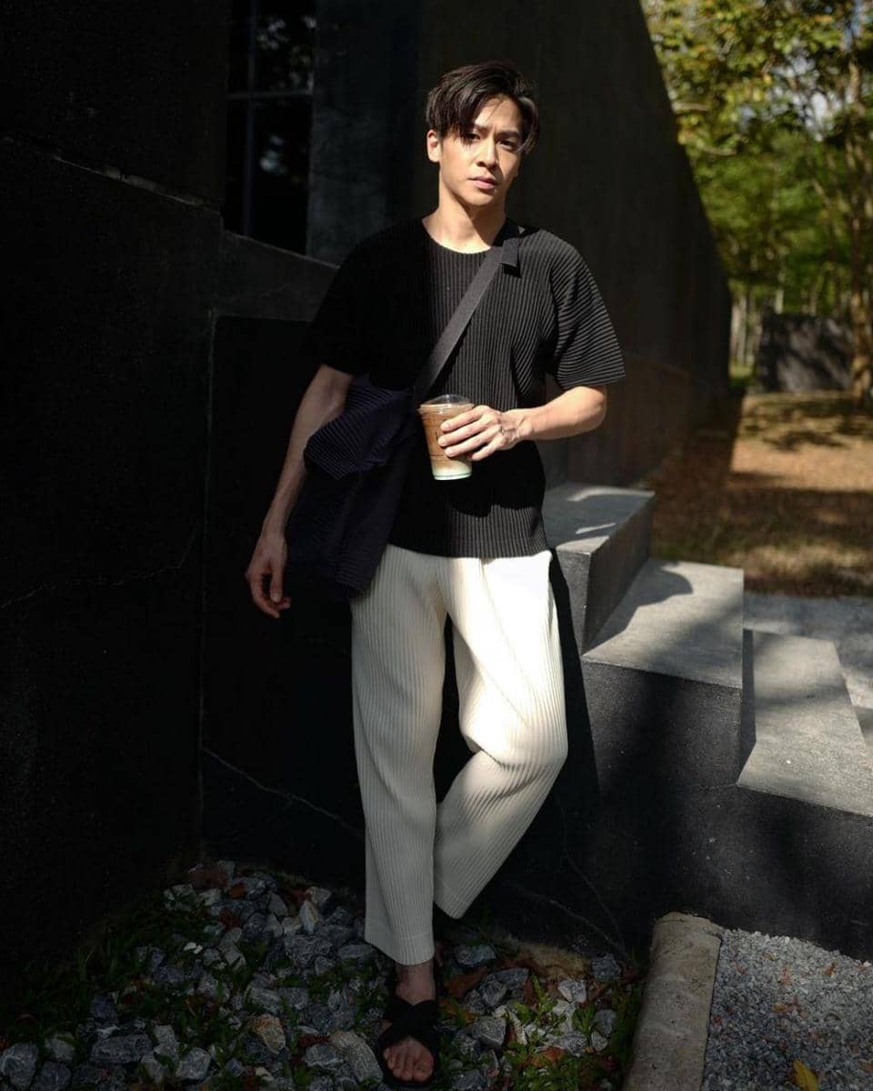 Outfit kasual ala March Chutavuth (instagram.com/marchutavuth)