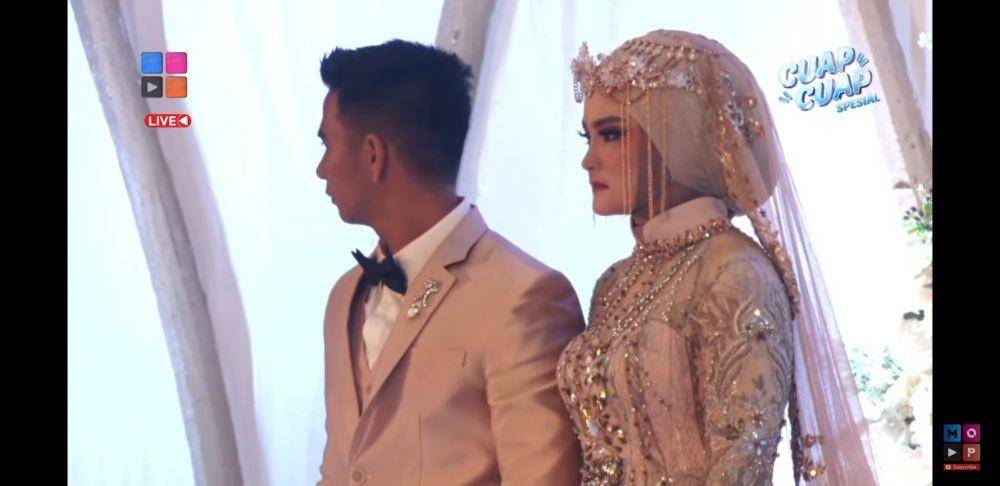 Baju dan makeup syifa. (youtube.com/MOPChannel)