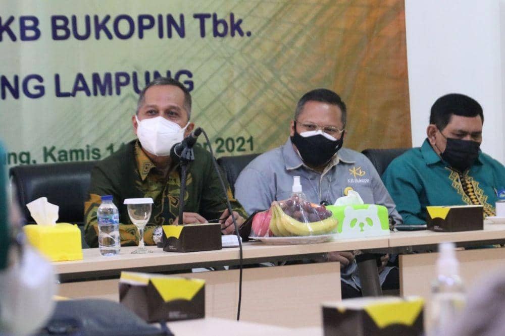 Ketua Dewan Pembina Yayasan Pembina (YP) Unila yang juga Rektor Universitas Lampung (Unila) Prof Karomani berkunjung ke SMA YP Unila. (IDN Times/Istimewa).