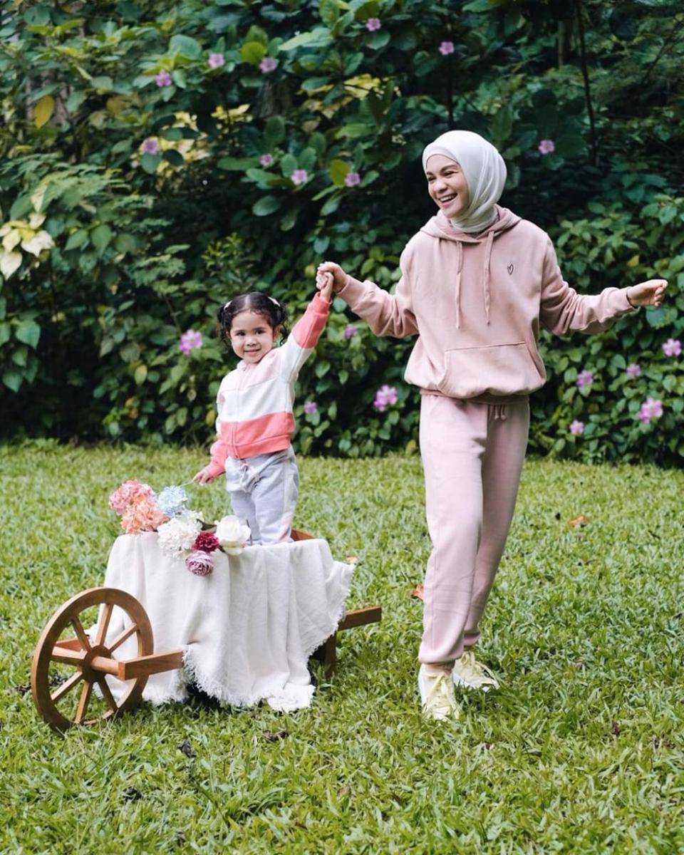 Tantri Namirah dan Khawla Saila Kamil (instagram.com/tantrinamirah)