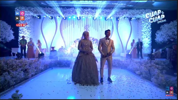 Dekorasi resepsi Ridho dan Syifa. (youtube.com/MOPChannel)