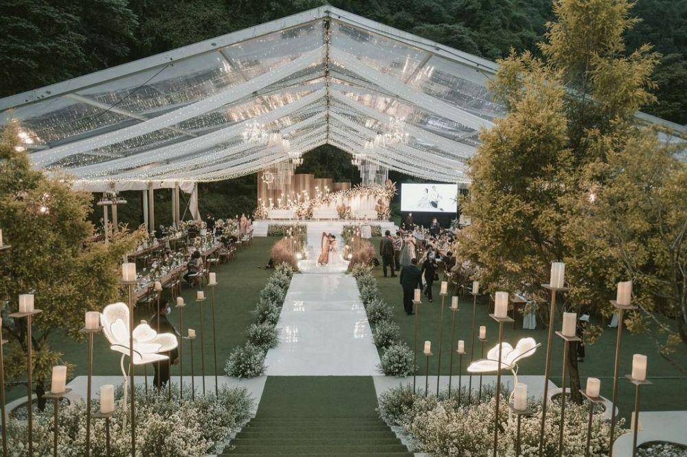 Referensi dekorasi wedding bertema hijau (instagram.com/eliordesign)