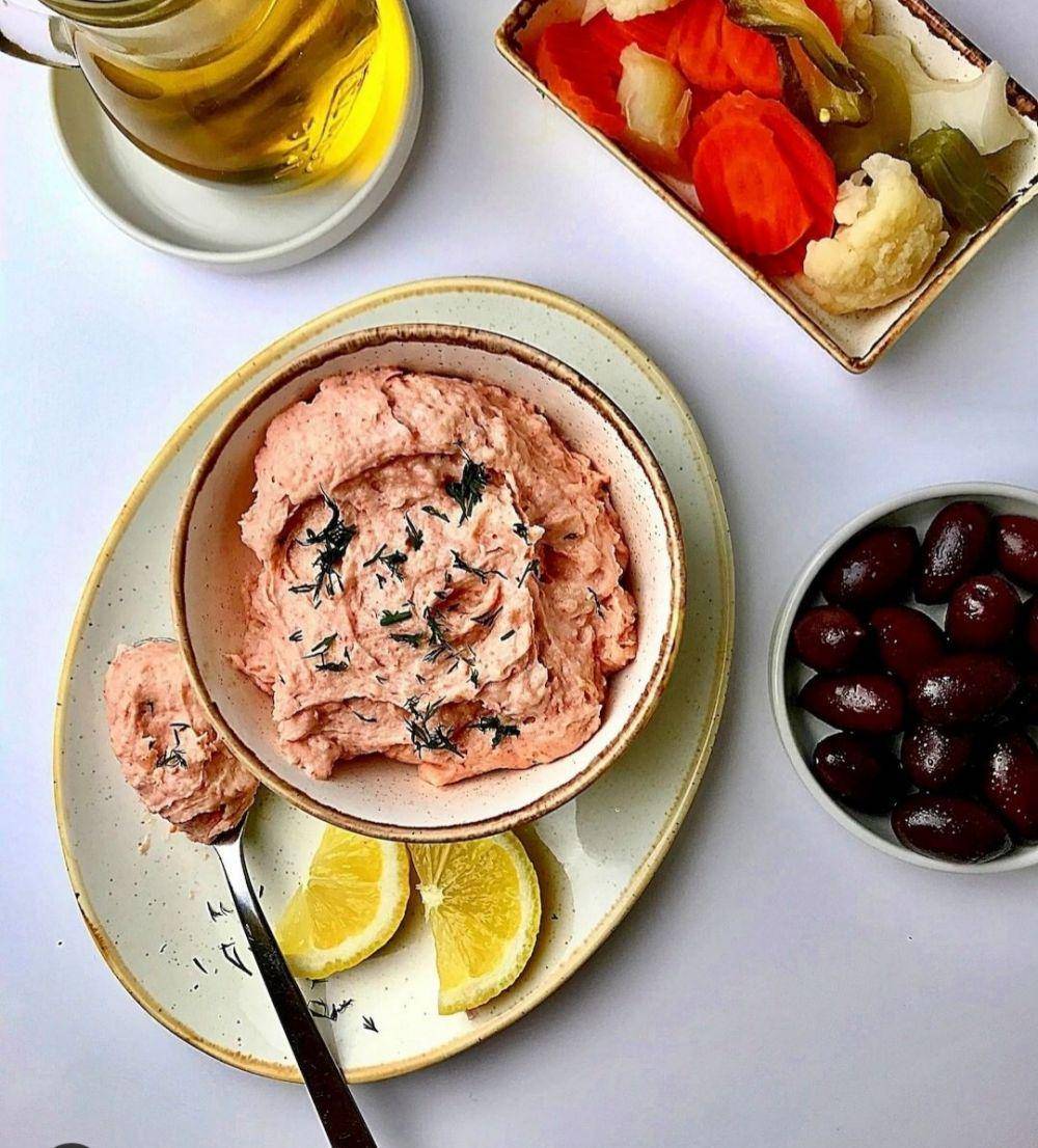 taramasalata (instagram.com/petros_maounatzis)