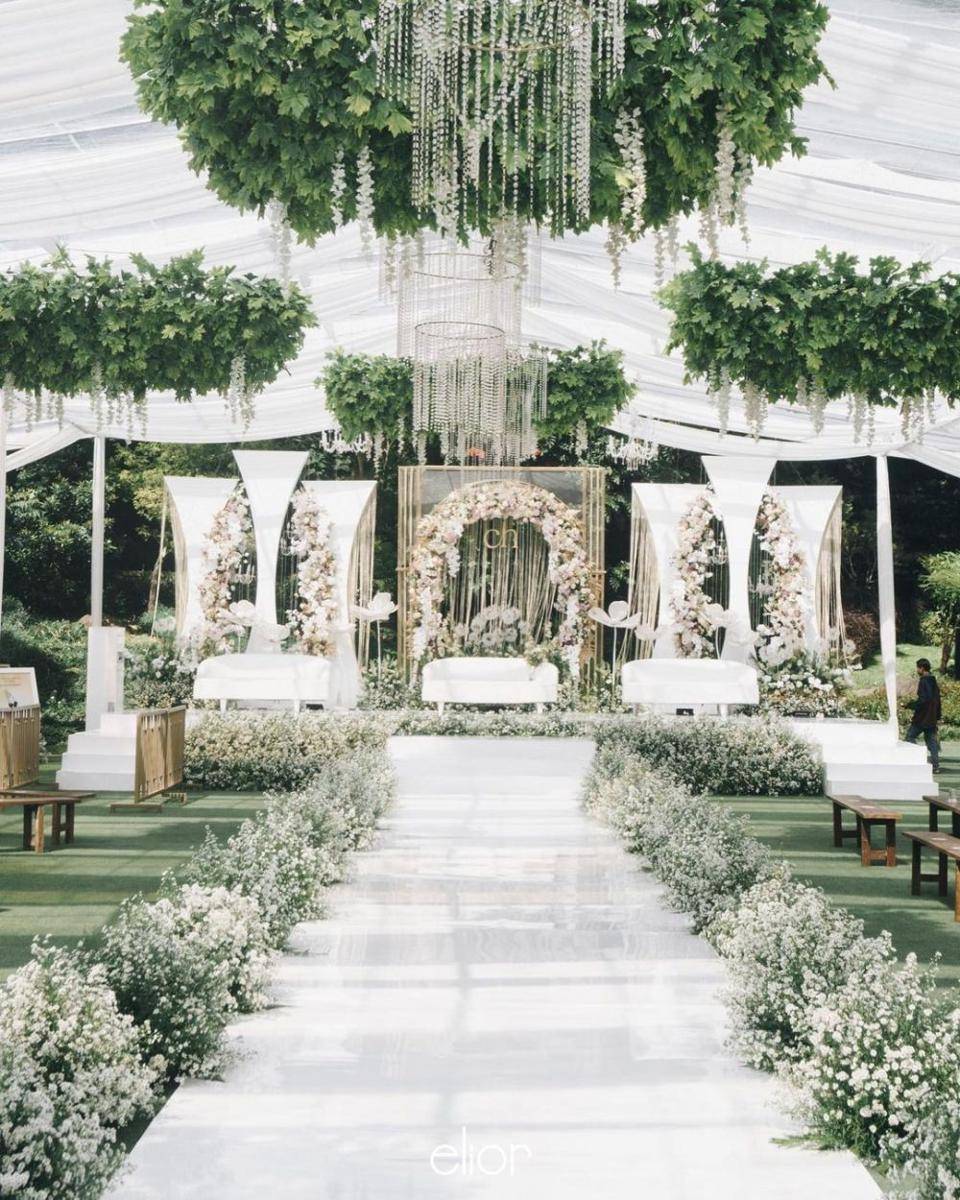 Referensi dekorasi wedding bertema hijau (instagram.com/eliordesign)