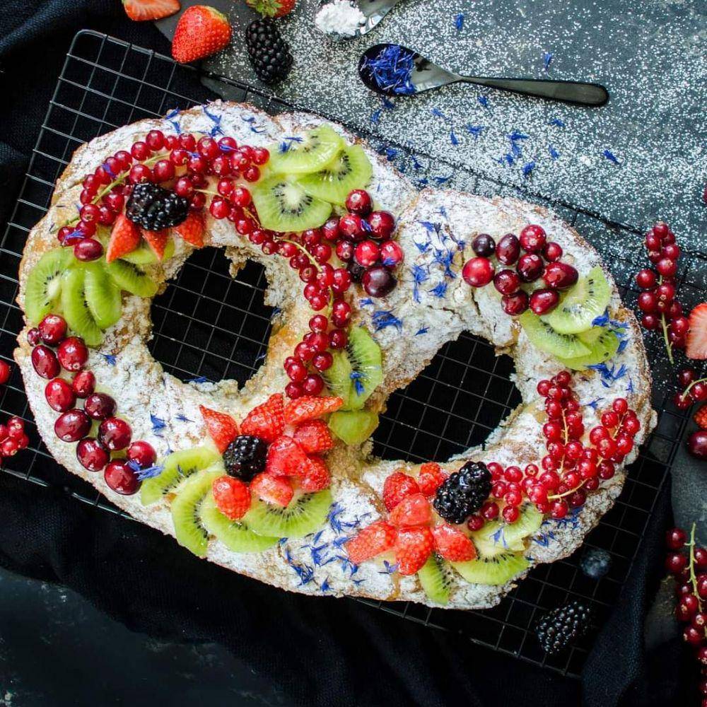 Kliņģeris, kue ulang tahun khas Latvia berbentuk pretzel besar (instagram.com/ramkalni)