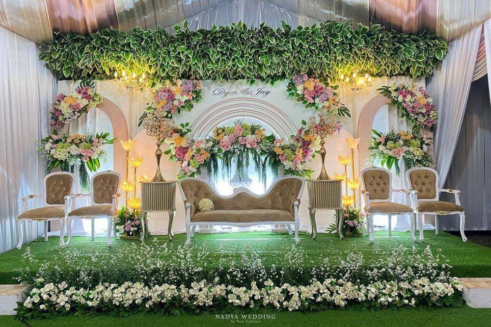 Referensi dekorasi wedding bertema hijau (instagram.com/yani_leksono_)