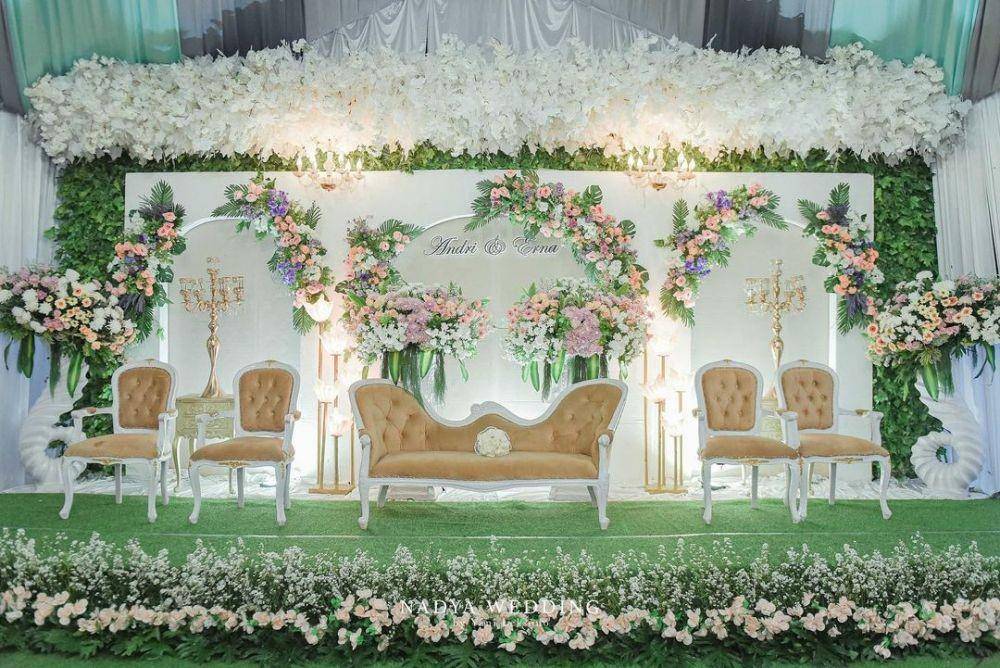 Referensi dekorasi wedding bertema hijau (instagram.com/yani_leksono_)