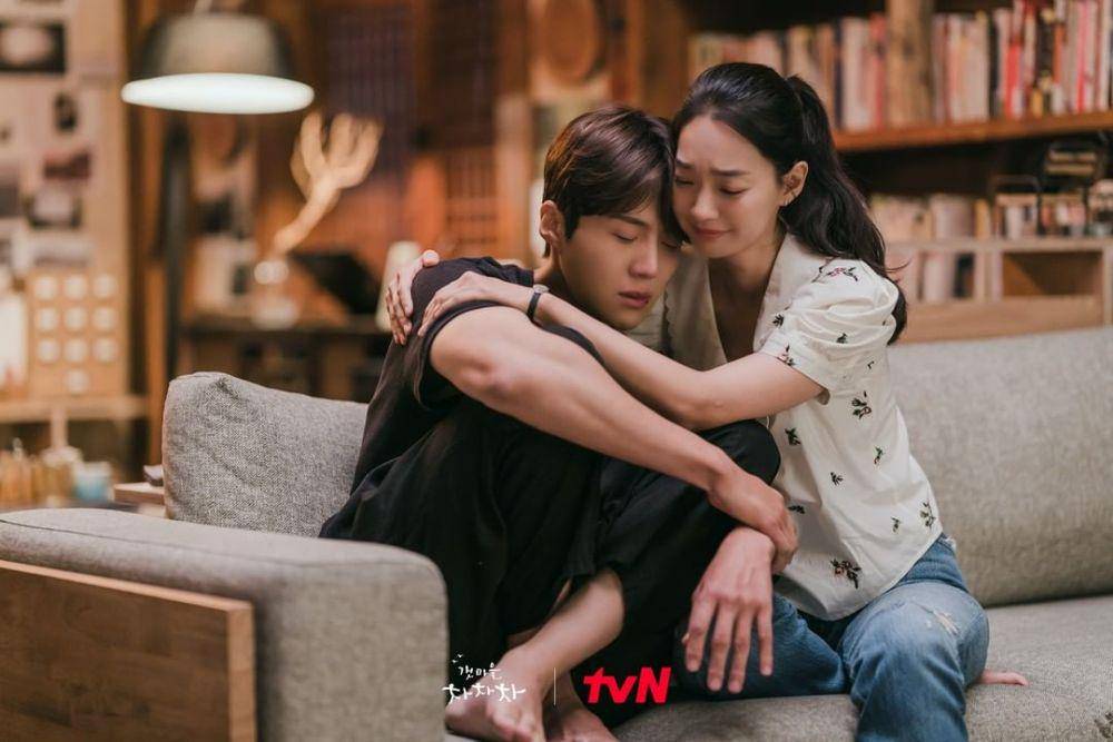 Adegan dalam drama Hometown Cha Cha Cha (Instagram.com/tvn_drama)
