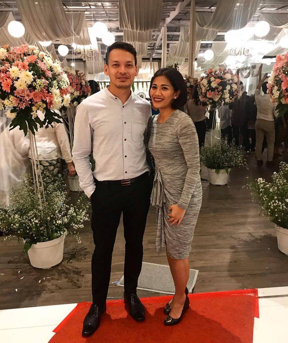 Gaya Kondangan Istri Ben Joshua (instagram.com/benjoshua_r)