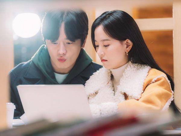 potret kebersamaan Kang Han Na dan Kim Do Hwan dalam drama My Roommate is a Gumiho (dok. Studio Dragon/My Roommate is a Gumiho)