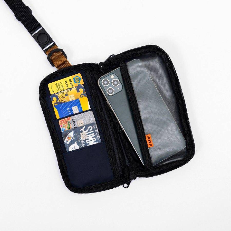 ilustrasi hanging wallet (tokopedia.com)