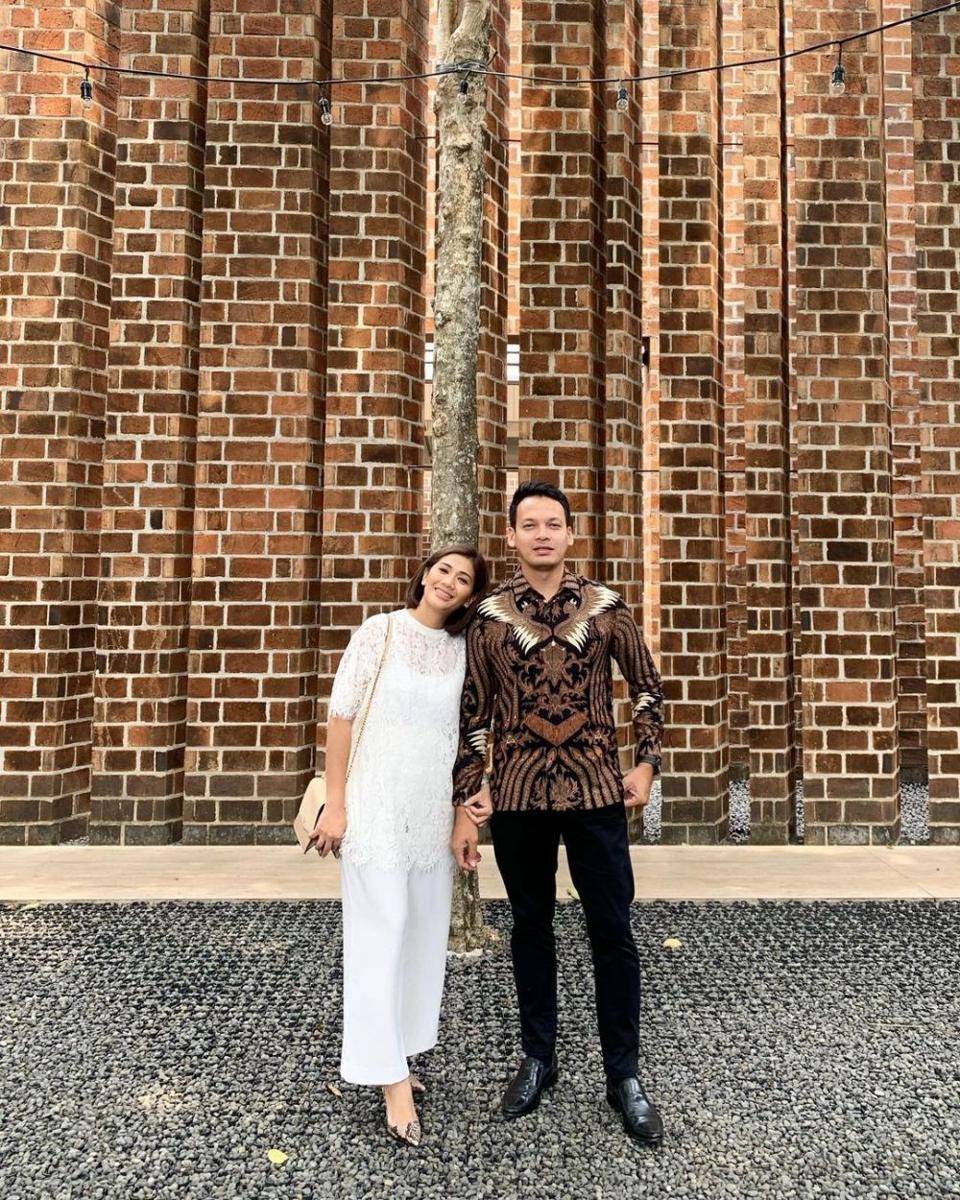 Gaya Kondangan Istri Ben Joshua (instagram.com/elsapasaka_r)