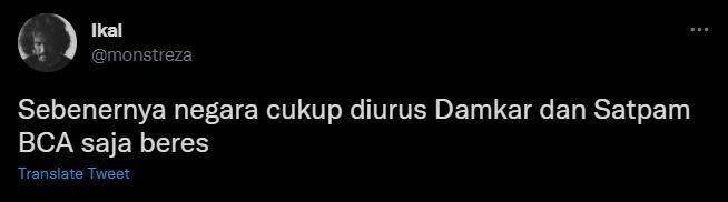 curhat baper dengan satpam (twitter.com/monstreza)